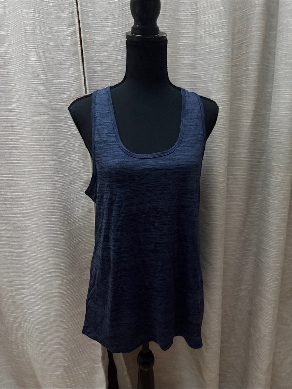 Eddie Bauer Classic Scoop Neck Navy Tank Top — Women's Casual Layering Tank